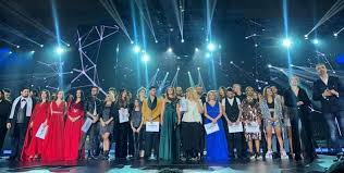 Reprezentantul olandei, duncan laurence, a castigat eurovision 2019, cu piesa arcade , in finala ce a avut loc sambata noaptea la tel aviv. Cand Este Finala Eurovision Romania 2019 S Au Ales Deja Primii Finalisti