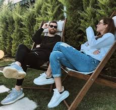 Ezgi mola'nın annesi jale erkan, yüzündeki hasar nedeniyle nöroloğa gitti. Ezgi Eyuboglu Sevgilisi Ogulcan Engin Ile Ilk Fotografini Paylasti Yerelin Gundemi