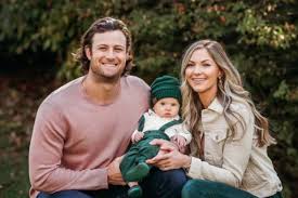 Amy crawford has been married to gerrit cole since november 12, 2016, and he can't get over the fact that he's got a really gorgeous woman for a wife. Gerrit Cole Biography Net Worth Contracts Wife Family Children Agent Jersey Ebiographypost
