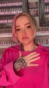 Katherine Mankin's Instagram, Twitter & Facebook