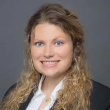 Laura Traylor's Instagram, Twitter & Facebook