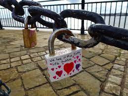 10 Amazing Love Locks In The World To Visit In Your Lifetime Love Lock Cute Couple Tattoos Lovelock