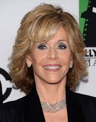 25 Easy Short Hairstyles For Older Women Popular Haircuts Womens Hairstyles Medium Hair Styles Curly Hair Styles
