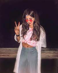 Typische accessoires aus der wilden mode der siebziger jahre selbermachen, wir zeigen wie! Die 13 Besten Ideen Zu Hippie Kostum Selber Machen Hippie Kostum Selber Machen Hippie Kostum Halloween Kostum Selber Machen