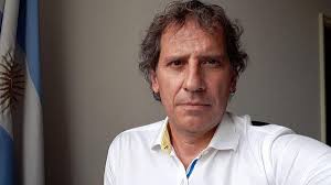 Maia: La caída del salario real será superior al 10% y en dólares al 40%