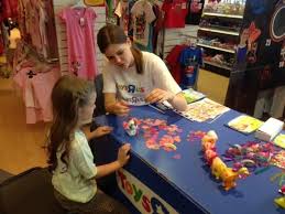 Das spielen ist für kinder ein grundbedürfnis, durch das sie die ersten erfahrungen mit der welt um sich herum sammeln. Promotion Referenzen Eventagentur Jokmok