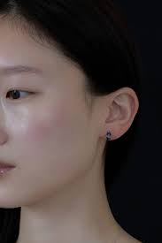 Delicate tear drop stud earring_ Crystal