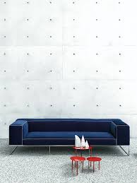 Family life is a discreet and linear sofa. Sofas