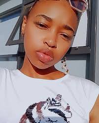 Essie Jackson (@essie.jackson) • Instagram photos and videos