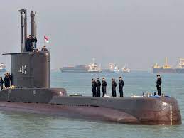 Indonesia's navy is searching for a submarine with 53 people on board which has gone missing during a training exercise in waters north of the island of bali. 0mt E2xyamsp5m
