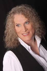 Amazon.com: A Kind of Justice (The Bobbi Logan Series): 9781608092130:  James, Renee: Libros