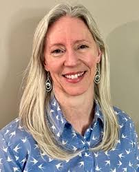 Shellie Howard's Instagram, Twitter & Facebook