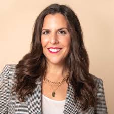 When I met Suzanne Weller 20 year ago, I was fresh out of college and was  instantly inspired by her confidence, knowledge and kindness. I knew we  would stay connected. Her show,