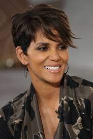 Halle Berry Is So Beautiful Short Sassy Hair Short Hair Styles Short Sassy Haircuts