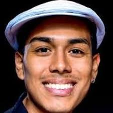 Stream Pirulo y la tribu en Agropolis de Caguas by Wanda Pedraza