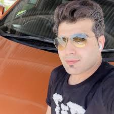 سن بهانه است و معیاره با کسی که حالتو خوب میکنه و تو رو بهتر از خودت درک  میکنه میتونی تحقق رویاهاتو ببینی