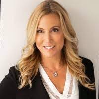 Lorie Spear's Instagram, Twitter & Facebook