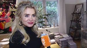 Sonja bakker is een van de bekendste gewichtsconsulentes van nederland. Dieetmiljonair Sonja Bakker Iedereen Gelijk Aan Elkaar Op Ibiza