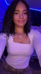 Elena Walker's Instagram, Twitter & Facebook