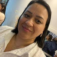 Renata Gross's Instagram, Twitter & Facebook