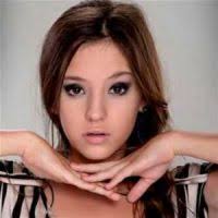 Evaluna mercedes reglero rodríguez, known as evaluna montaner, is a venezuelan actress, youtuber and singer, daughter of singer ricardo mont. Evaluna Montaner Net Worth Age Height Weight Measurements Bio