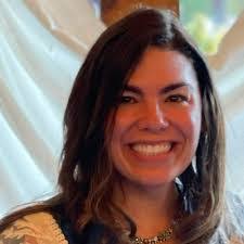 Laura Heyn's Instagram, Twitter & Facebook