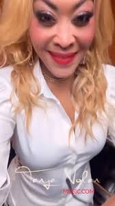 Dana been serving vocals AND looks 🖤