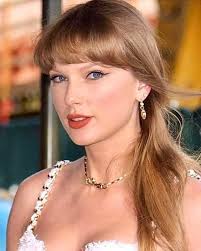 Taylor Swift Fan Receives Kind Gift from Fellow Fan