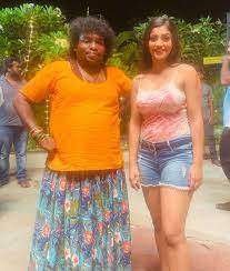 Yashika aannand ( born 4 august 1999 ) is an glamorous indian tamil actress & model. Yashika Aannand All Praise For Yogi Babu Tamil Movie News Times Of India
