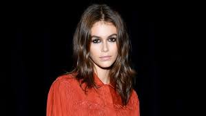 Cindy crawford proved that she's definitely still 'got it' after sharing her gorgeous new photoshoot for vogue cindy crawford has taken to instagram to share some sad family news with her fans.the. Kaia Gerber Tochter Von Cindy Crawford Prasentiert Neuen Look