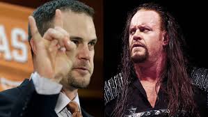 The Undertaker shares inspiring life story with Texas football players:  'Dare to be great'
