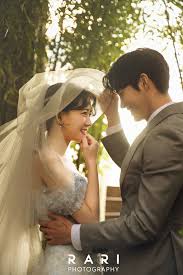 Although they chose a traditional korean wedding ceremony, glenn and solbee included some western customs too. 9 Korean Wedding Photoshoot Trends That Look Like A K Drama