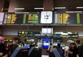 14.700.000 (2019) aeroportul otopeni este cel mai mare aeroport din românia cu o capacitate de 12 milioane de pasageri pe an si este situat în orașul otopeni, județul ilfov. Citeste Ultimele Stiri Legate De Aeroportul Henri Coanda Plecari Wall Street