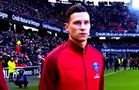 Regeln beskriver dessutom hur byten av spelare under en match skall göras, samt vilka disciplinära bestraffningar som utdöms om dessa inte följs. Varldens Fem Basta Unga Fotbollsspelare 2017 18 Malskyttar Se