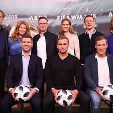Am samstag zeigt das zdf zum letzten mal die champions league live. Mit Lahm Ohne Kehl Das Planen Ard Und Zdf Zur Fussball Wm Stern De