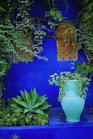 Matin Lumineux Le Jardin Majorelle A Marrakech En 2020 Jardin Majorelle Amenagement Jardin Recup Jardin Marocain