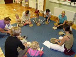 My daughter (4) and son (1.5) have bloomed musically and built deep friendships with fellow german speakers. Musikgarten Musik Und Kunstschule