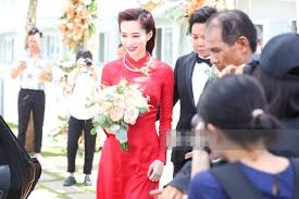 Hoa hậu đặng thu thảo bất ngờ công khai hình ảnh khi mang thai khiến những người yêu mến cô vừa xót xa lại hết sức cảm phục. Khong Diá»‡n Vay CÆ°á»›i Hoa Háº­u Thu Tháº£o Láº¡i Chá»n Ao Dai Ä'á» Len Xe Hoa Va Ly Do Thá»±c Sá»± Ä'áº±ng Sau