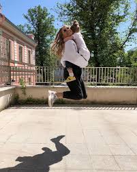 Jun 05, 2021 · кристина асмус посвятила новый пост в instagram своему коллеге, милошу биковичу. Kristina Asmus Pokazala Kak Doch Podbiraet Svadebnoe Plate
