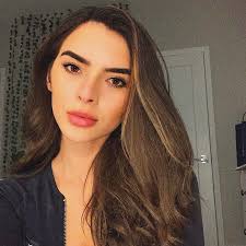 Mespy desnuda beckons you to join her in her most personal moments of unveiled sensuality