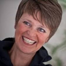 Regina Brecht's Instagram, Twitter & Facebook