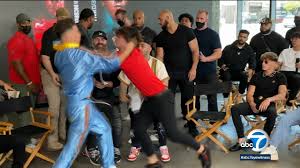 Mcbroom won round 1 as he was able to land clean punches and even made hall. Tiktok Star Bryce Hall And Youtuber Austin Mcbroom Brawl In West Hollywood Ahead Of Celebrity Boxing Match Abc7 Los Angeles