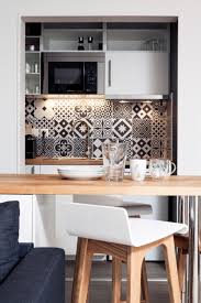 Et comme dans les grandes, on s'amuse, on joue avec les couleurs, les matières et la lumière. Epingle Par Kyra Paige Sur Les Realisations Madam Cuisine Appartement Deco Petite Cuisine Cuisines Deco