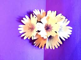 Watch this video to revitalize your understanding of paper power and to make a spring craft that will scream hugs and kisses to anyone whom you give it to. How To Make A 3d Daisy Flower Pop Up Card Tutorial Card Tutorial Daisy Flower Daisy