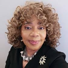 Janice Hunt's Instagram, Twitter & Facebook