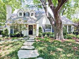 Exterior Paint Colors You Want A Fresh New Look For Exterior Of Your Home Get Inspired For Your Next E Cottage House Plans Cottage Style Homes Cottage Homes