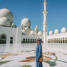 What A Wonderful World Sheikh Zayed Grand Mosque In Abu Dhabi Abudhabi Mosque Vacation Goals Wonders Of The World Desert Safari Dubai
