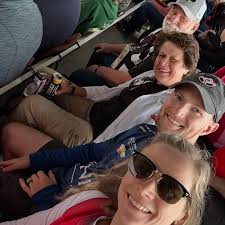 Taylor convinced me to go to the noon class @ftbenfit today. I8 sets of 3  heavy squats were programmed… I started at ~50% and worked up to almost 80%  at 205 for