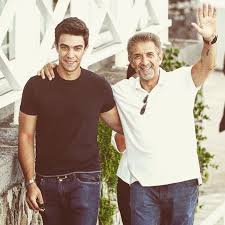 @ezio_greggio biografia e lavoro ezio greggio è un giornalista pubblicista, iscritto da circa 40 anni all'ordine nazionale dei giornalisti. Ezio Greggio Ecco I Figli Che Ha Avuto Dall Ex Moglie Giacomo E Gabriele Caffeina Magazine