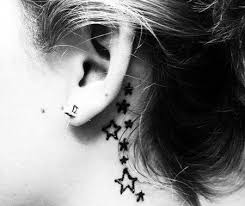 10 Super Cool Ear Tattoo Designs Tattoo Ohr Ohren Tattoos Und Tattoo Hals